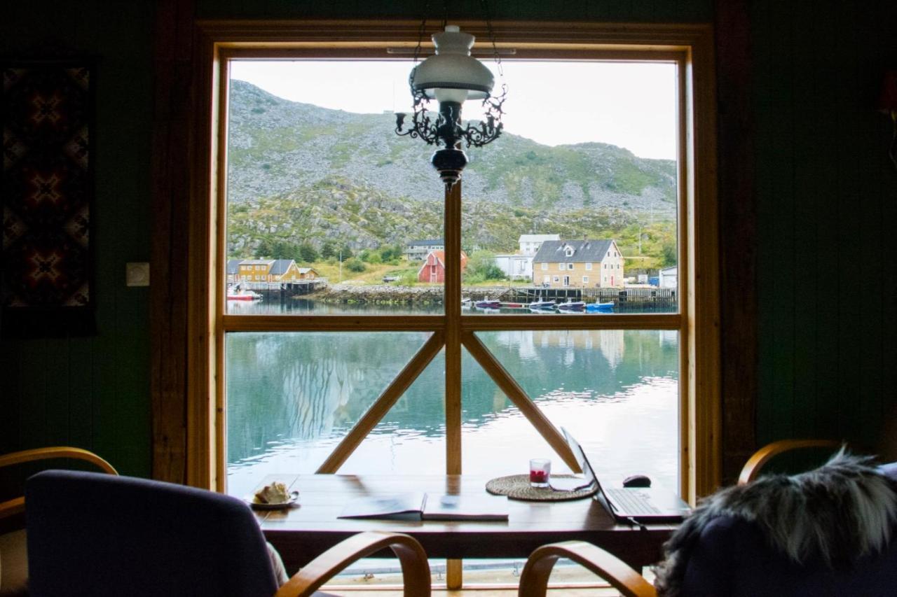 Heimbrygga Restaurant & Accommodation Skrova Екстер'єр фото