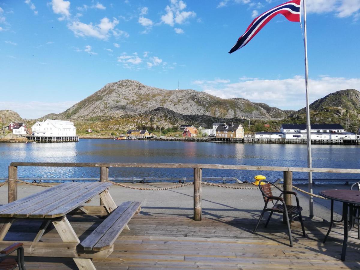 Heimbrygga Restaurant & Accommodation Skrova Екстер'єр фото
