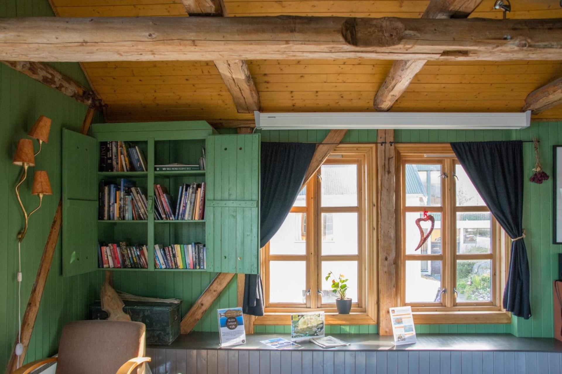 Heimbrygga Restaurant & Accommodation Skrova Екстер'єр фото